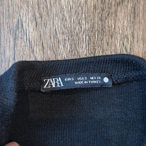 Zara Black Cut-Out Shoulder Women's Top Size Small - Picture 3 of 5